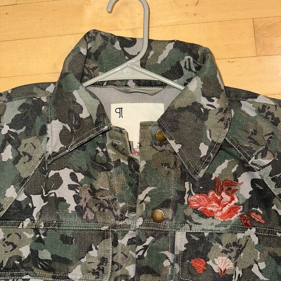 Anthropologie Pilcro Embroidered Jean Jacket Floral/ Camo, Med, PG1493 - Picture 8 of 9